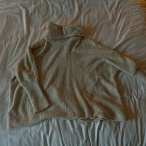 Jessica Simpson oversized turtleneck sweater in cream - size xs